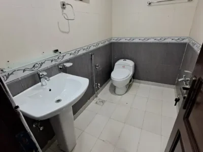 1 Kanal Triple Storey House For Sale