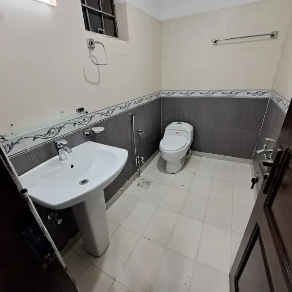 1 Kanal Triple Storey House For Sale