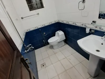 1 Kanal Triple Storey House For Sale