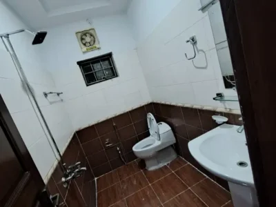 1 Kanal Triple Storey House For Sale