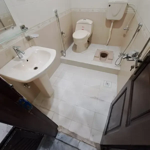 1 Kanal Triple Storey House For Sale