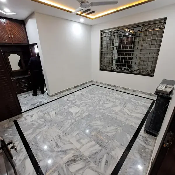 1 Kanal Triple Storey House For Sale
