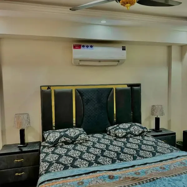 1 bed luxury apartment stay Behria town 03001893480