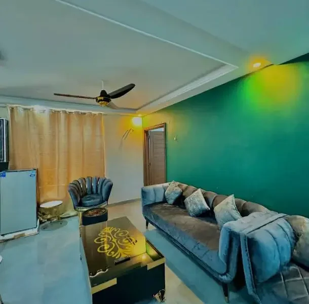1 bed luxury apartment stay Behria town 03001893480