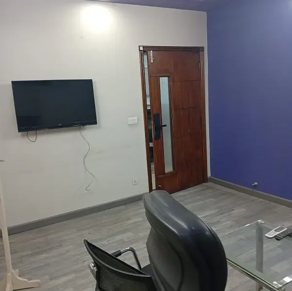 1 kanal Furnished Office (40- 45 Seater) Available Now in Johar Town!