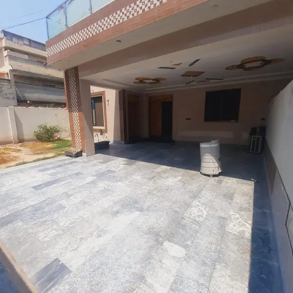 1 kanal lowar Portion for rent silent office