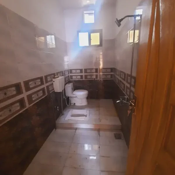 1 kanal lowar Portion for rent silent office