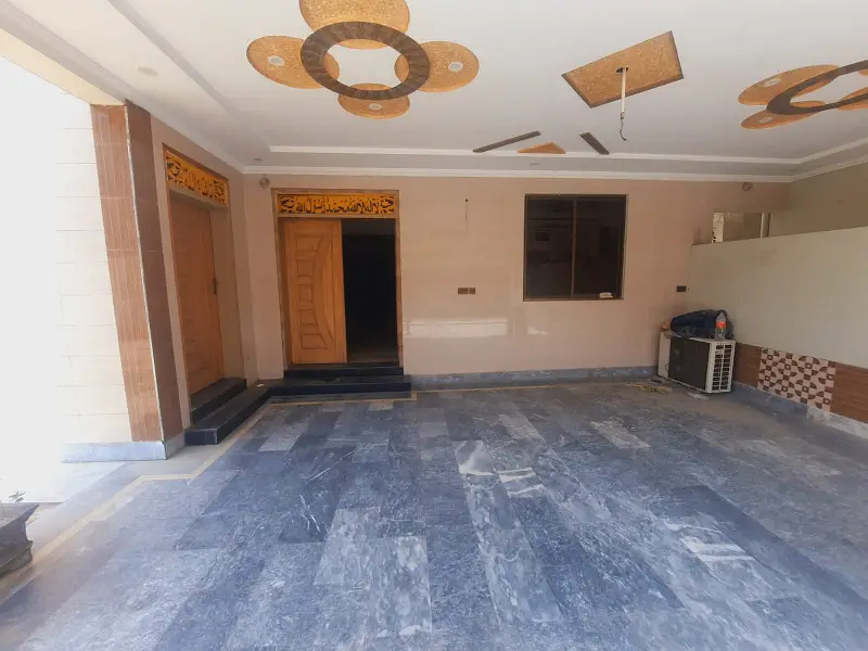 1 kanal lowar Portion for rent silent office