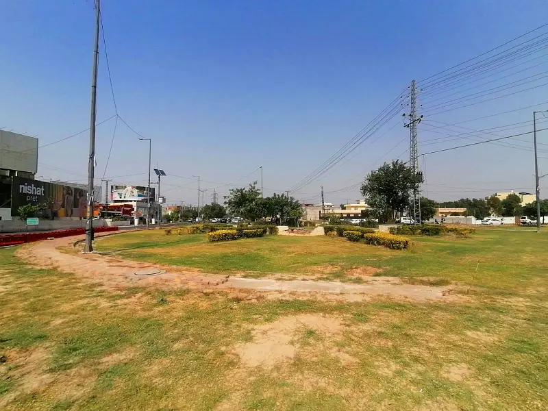1 Kanal Plot D Block 150ft Se Direct Approach Ideal Location Possession Paid
