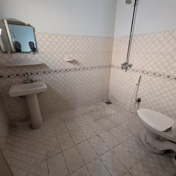 1 KANAL upper portion available for rent