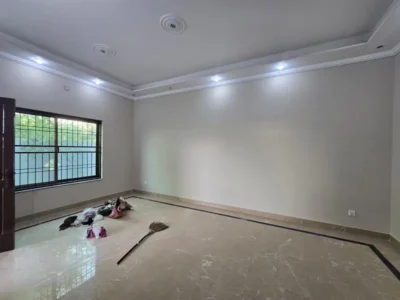 10 MARLA BEST LOCATION USD HOUSE UP FOR SALE