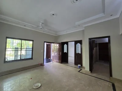 10 MARLA BEST LOCATION USD HOUSE UP FOR SALE
