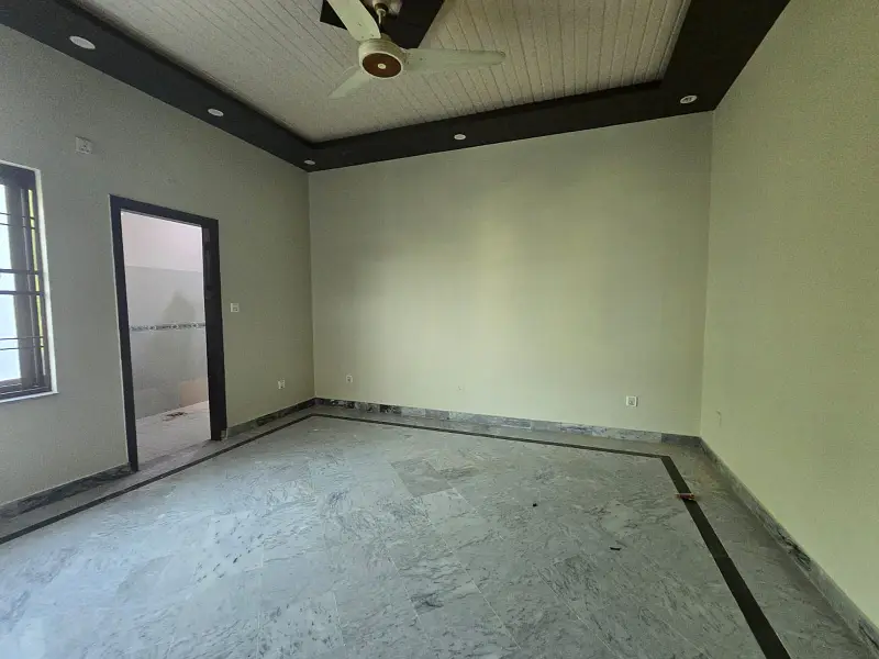 10 MARLA BEST LOCATION USD HOUSE UP FOR SALE