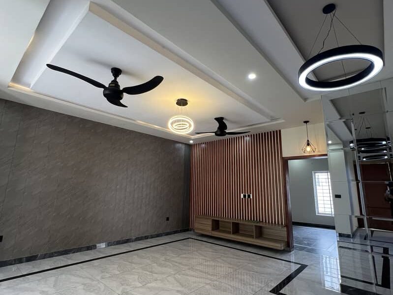 10 Marla Double Storey House For Rent