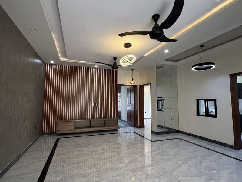 10 Marla Double Storey House For Rent