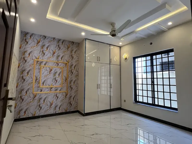 10 Marla Ground Floor Portion for Rent | Prime Location