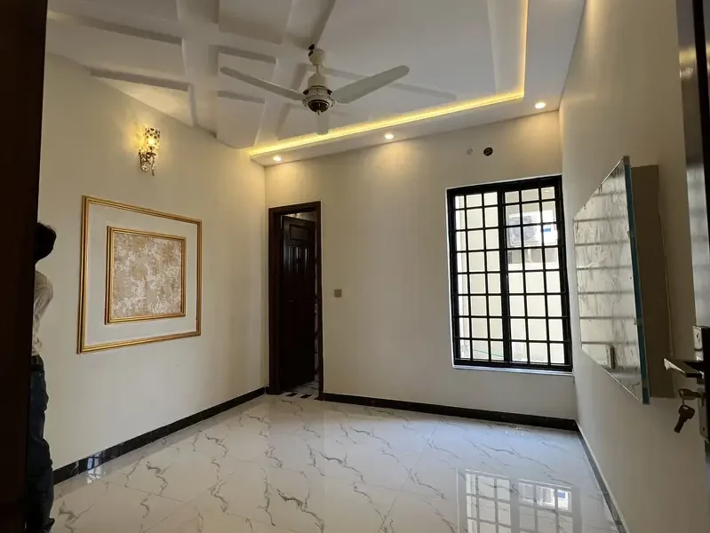 10 Marla Ground Floor Portion for Rent | Prime Location