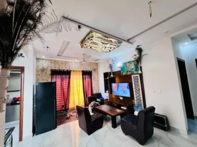 10 Marla Investors Rate House in J Block