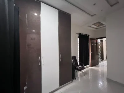 10 Marla Investors Rate House in J Block
