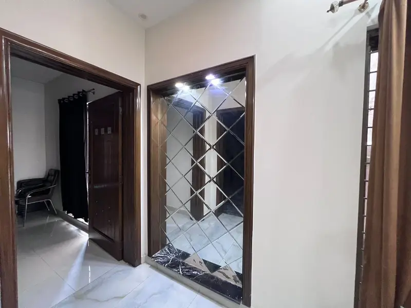 10 Marla Investors Rate House in J Block