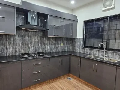 10 MARLA LIKE BRAND NEW HOUSE UP FOR SALE