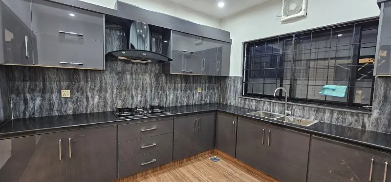 10 MARLA LIKE BRAND NEW HOUSE UP FOR SALE
