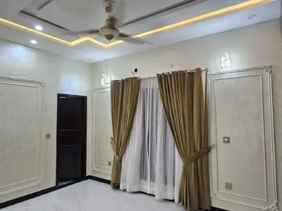 10 MARLA LIKE BRAND NEW HOUSE UP FOR SALE