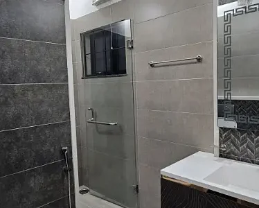 10 MARLA LIKE BRAND NEW HOUSE UP FOR SALE