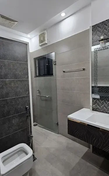 10 MARLA LIKE BRAND NEW HOUSE UP FOR SALE