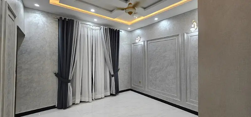 10 MARLA LIKE BRAND NEW HOUSE UP FOR SALE