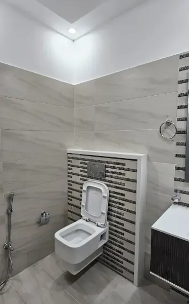 10 MARLA LIKE BRAND NEW HOUSE UP FOR SALE