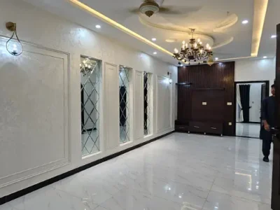 10 MARLA LIKE BRAND NEW HOUSE UP FOR SALE