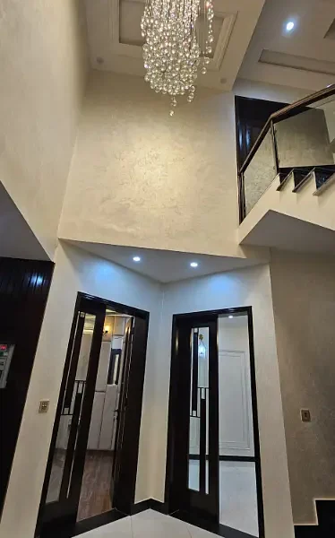 10 MARLA LIKE BRAND NEW HOUSE UP FOR SALE