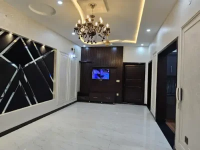 10 MARLA LIKE BRAND NEW HOUSE UP FOR SALE