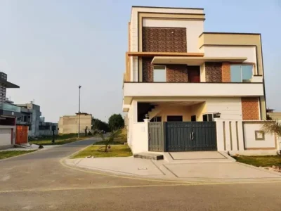 10 Marla Plot Near Masjid and Main Boulevard.