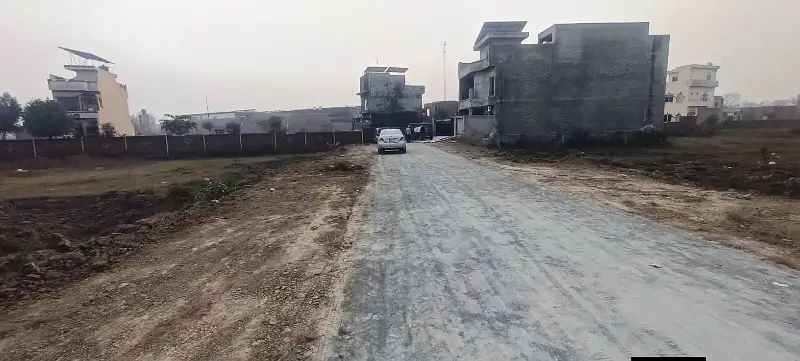 10 Marla Solid Gray Structure House For Sale.