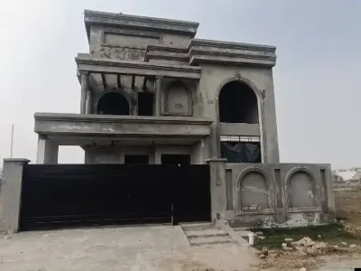 10 Marla Solid Gray Structure House For Sale.