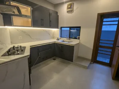12 MARLA IDEAL LOCATION HOUSE UP FOR SALE