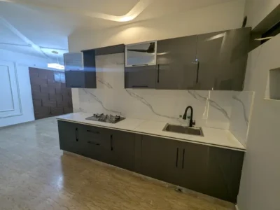 12 MARLA IDEAL LOCATION HOUSE UP FOR SALE