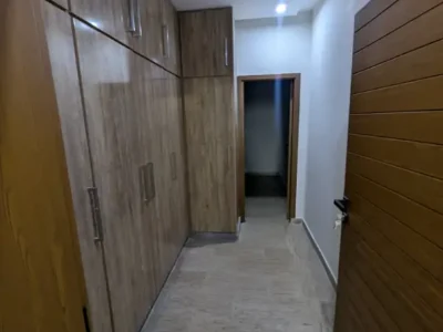 12 MARLA IDEAL LOCATION HOUSE UP FOR SALE