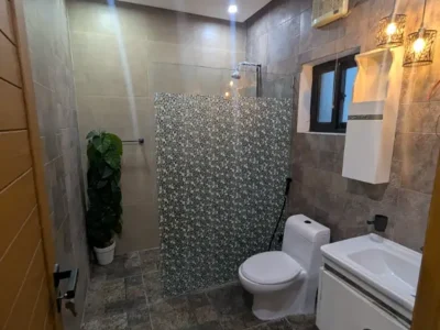 12 MARLA IDEAL LOCATION HOUSE UP FOR SALE