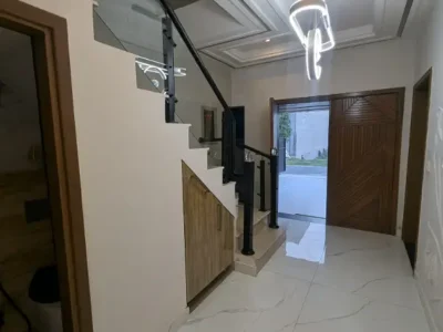 12 MARLA IDEAL LOCATION HOUSE UP FOR SALE