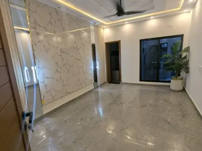 12 MARLA IDEAL LOCATION HOUSE UP FOR SALE