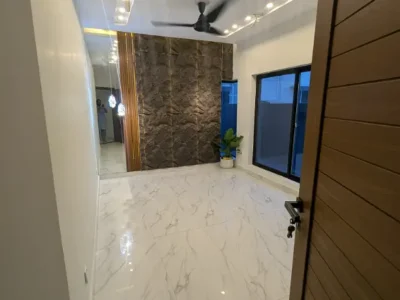 12 MARLA IDEAL LOCATION HOUSE UP FOR SALE