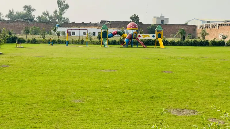 2 Marla Boulevard on Ground Ready for construction commercial Plot available for sale on 3 year installments Booking Just 11,50,000 in Ali Housing Society near Bahria Town Lahore