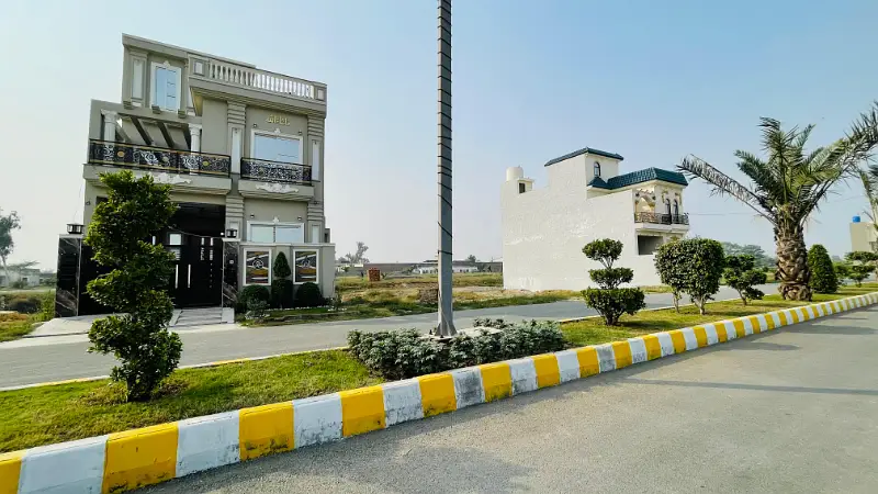 2 Marla Boulevard on Ground Ready for construction commercial Plot available for sale on 3 year installments Booking Just 11,50,000 in Ali Housing Society near Bahria Town Lahore