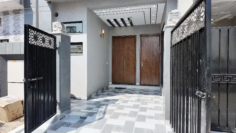 3 Marla Brand New House For Sale E Block Ideal Location Raiwind Road Se Direct Approach