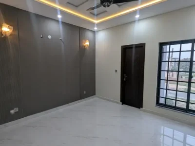 5 MARLA BRAND NEW HOUSE UP FOR SALE