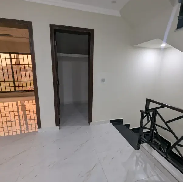 5 MARLA BRAND NEW HOUSE UP FOR SALE