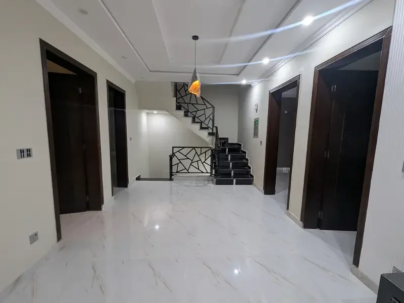 5 MARLA BRAND NEW HOUSE UP FOR SALE